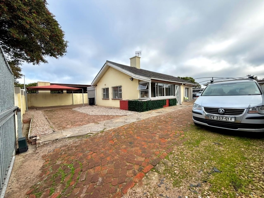 6 Bedroom Property for Sale in Vasco Estate Western Cape